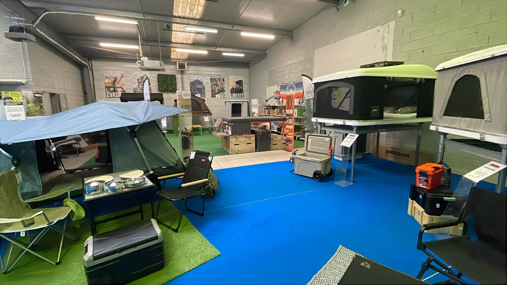 interieur-magasin-Outdoor-Narbonne-Accessoires