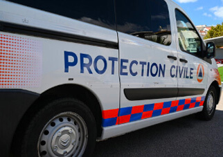 Narbonne accessoires et t-zic <br>équipent la protection civile