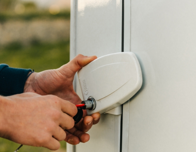 Sécurité de porte pour camping-car