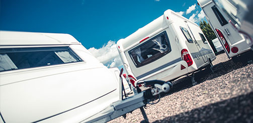 Tout savoir sur les règles de stationnement de caravane en France