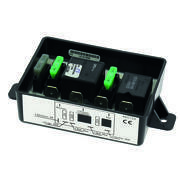 Coupleur séparateur pour batteries : Modèle : 2 batteries 3 sorties avec sécurité