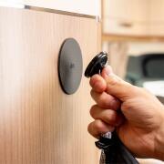 Crochet aimanté THE ONE avec patin métallique nano-gel